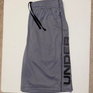 Mens Medium Under Armour Shorts